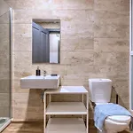 Modern And Centrally Located Large One Bedroom Kbon1-1