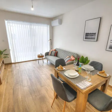 Lägenhet Modern And Centrally Located Large One Bedroom Kbon1-1 Pietà