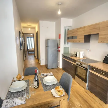 Modern And Centrally Located Large One Bedroom Kbon1-1 Apartamento