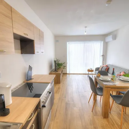 Modern And Centrally Located Large One Bedroom Kbon1-1 Apartamento