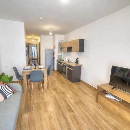 Modern And Centrally Located Large One Bedroom Kbon1-1 * Pietà