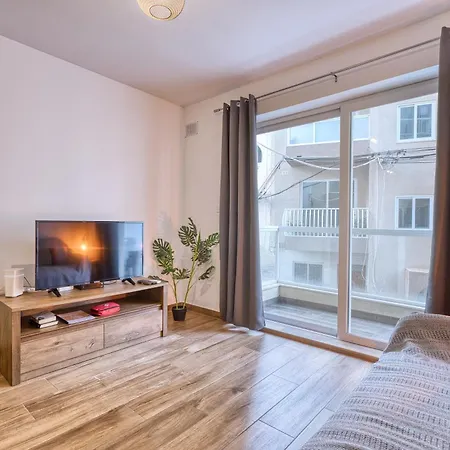 Modern And Centrally Located Large One Bedroom Kbon1-1 *