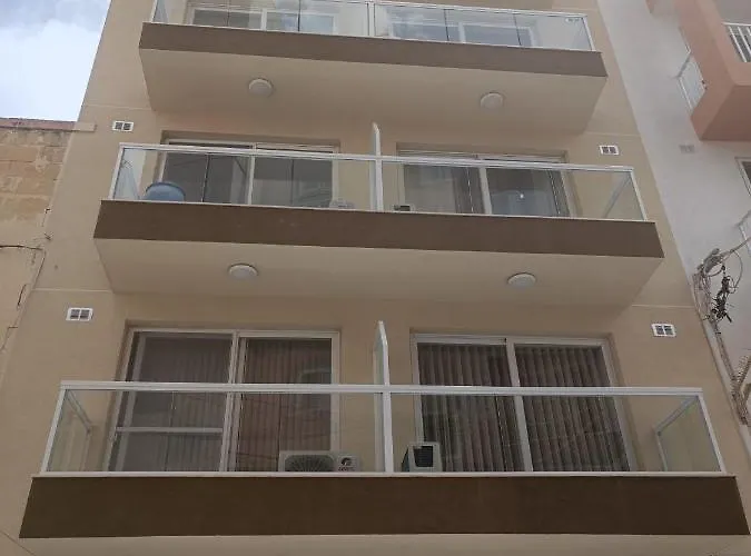 Modern And Centrally Located Large One Bedroom Kbon1-1 Apartment Pieta